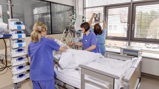 Hohe Patientenzurfiedenheit im Spremberger Krankenhaus, Foto: imago/Rainer Weisflog